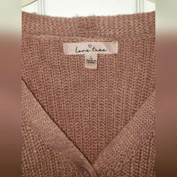 Love Tree| Cropped Distressed Cardigan - Picture 2 of 5
